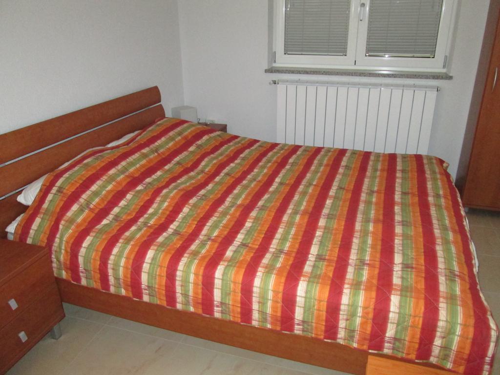 Apartments Villa Fernetich Premantura Ruang foto