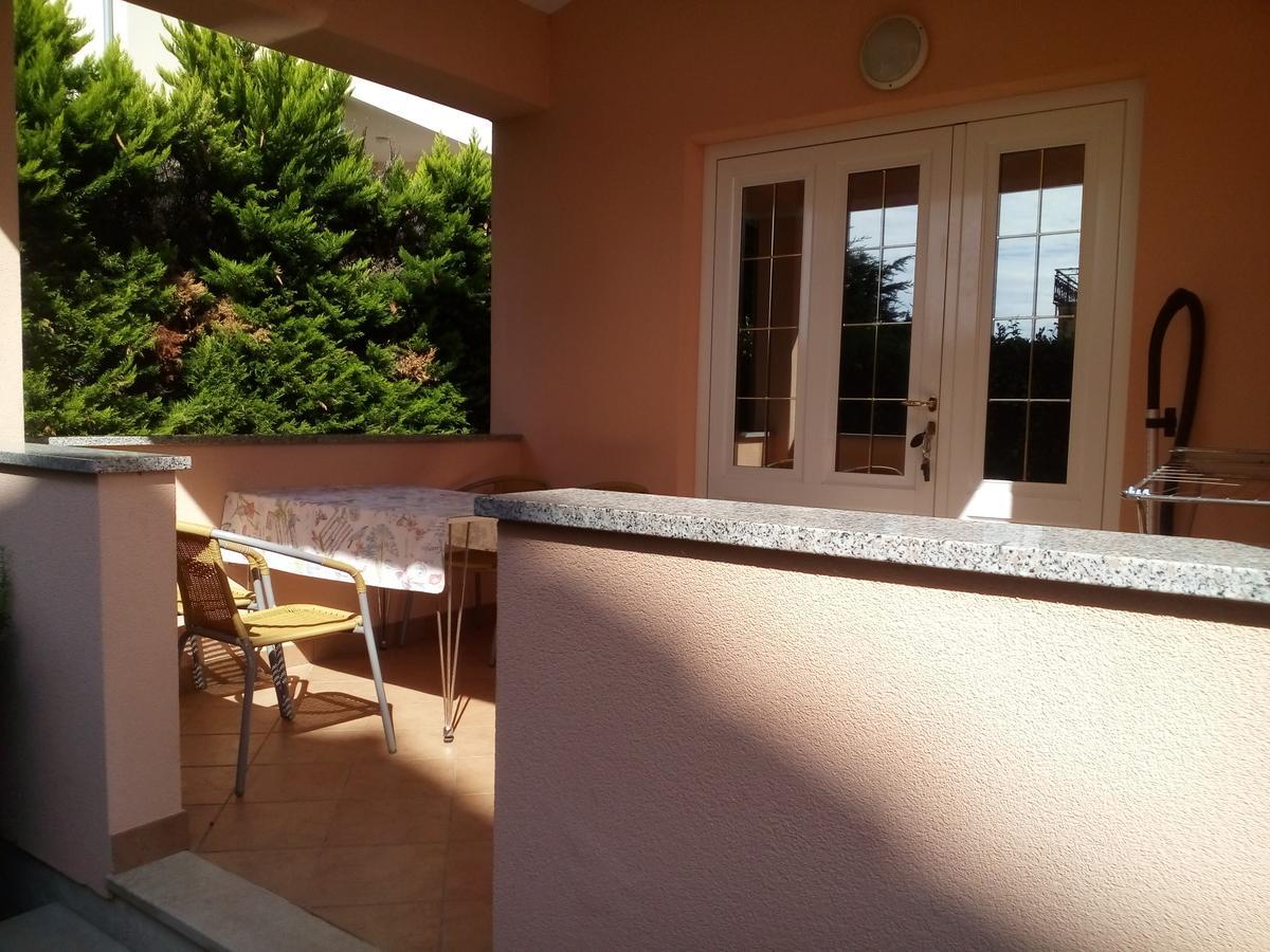 Apartments Villa Fernetich Premantura Bagian luar foto