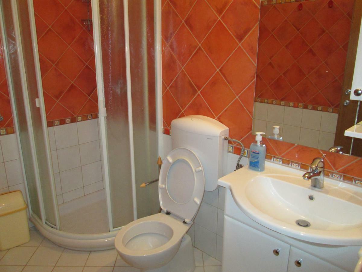 Apartments Villa Fernetich Premantura Bagian luar foto